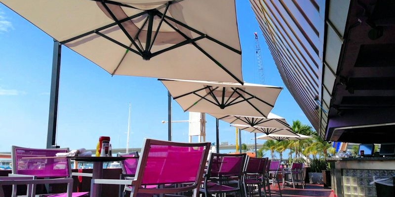 caravita-umbrellas-installed-by-miami-awning-co-for-hard-rock-at-bayside-marketplace-3