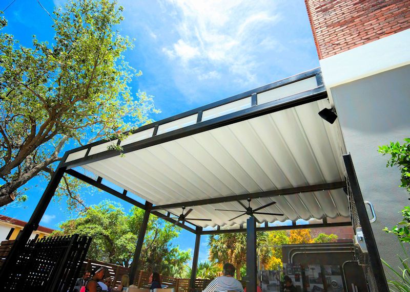 retractable-corradi-restaurant-canopy