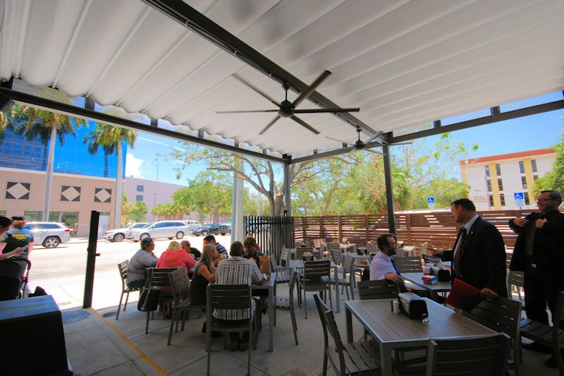 retractable-corradi-restaurant-canopy