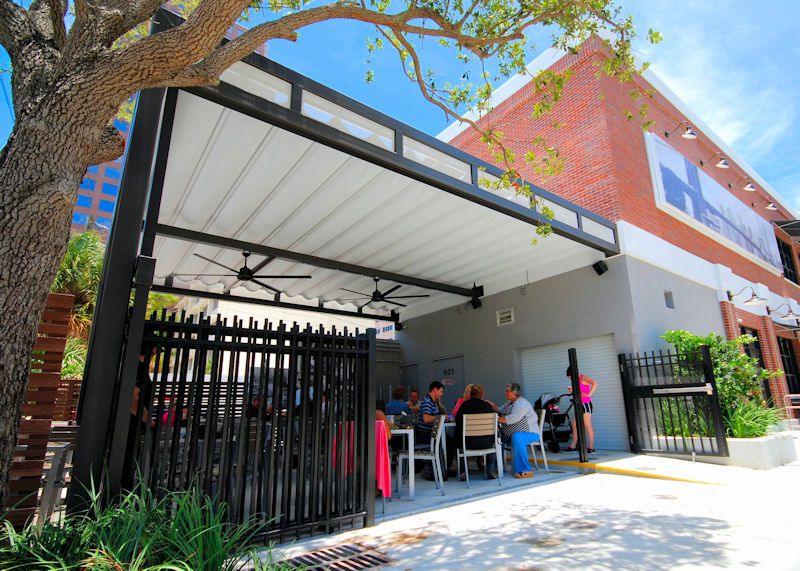 retractable-corradi-restaurant-canopy