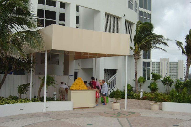cabana-resort-amenities-custom-miami-awning