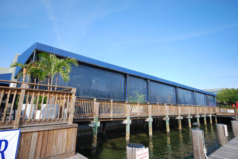 rollercurtains-for-waterclub-restaurant-miami-awning