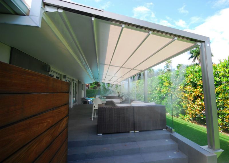 Retracting canopies for Sitbon Residence _ Photo 4