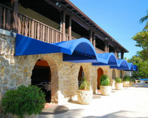 yacht-club-custom-awning