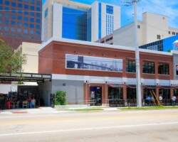 Retractable Patio Canopy - Brooklyn Water Bagel - Fort. Lauderdale, FL retractable-corradi-restaurant-canopy