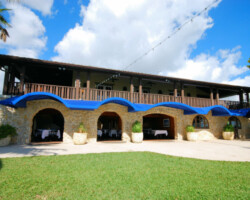 yacht-club-custom-awning